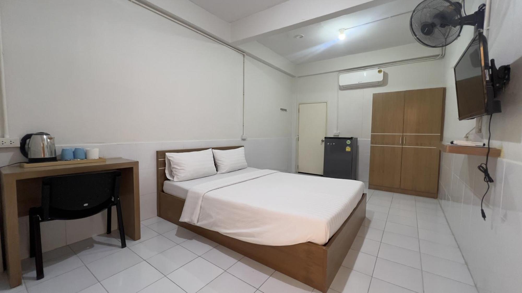 Ze Residence Ram Intra Bangkok Exterior photo