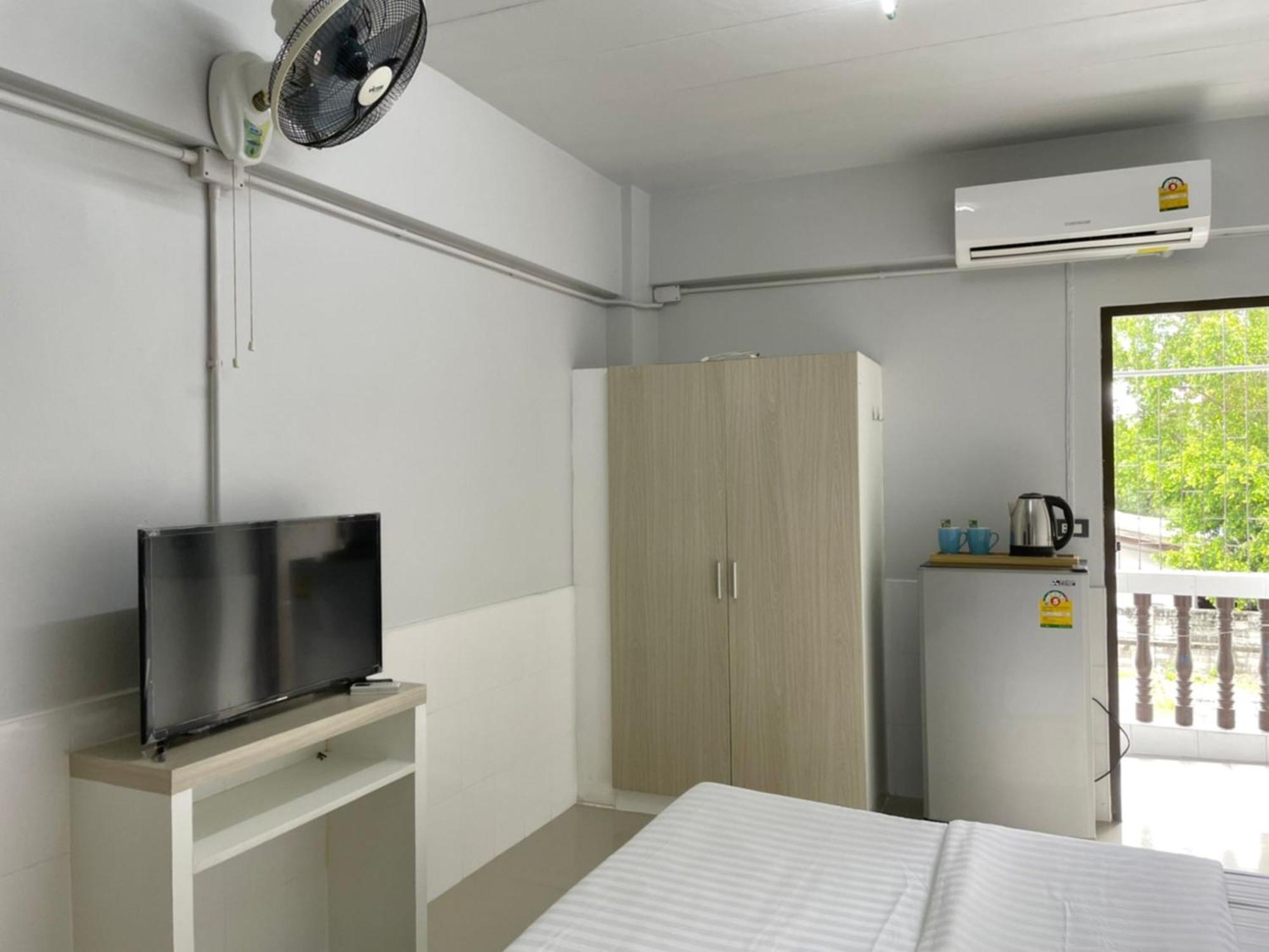 Ze Residence Ram Intra Bangkok Exterior photo