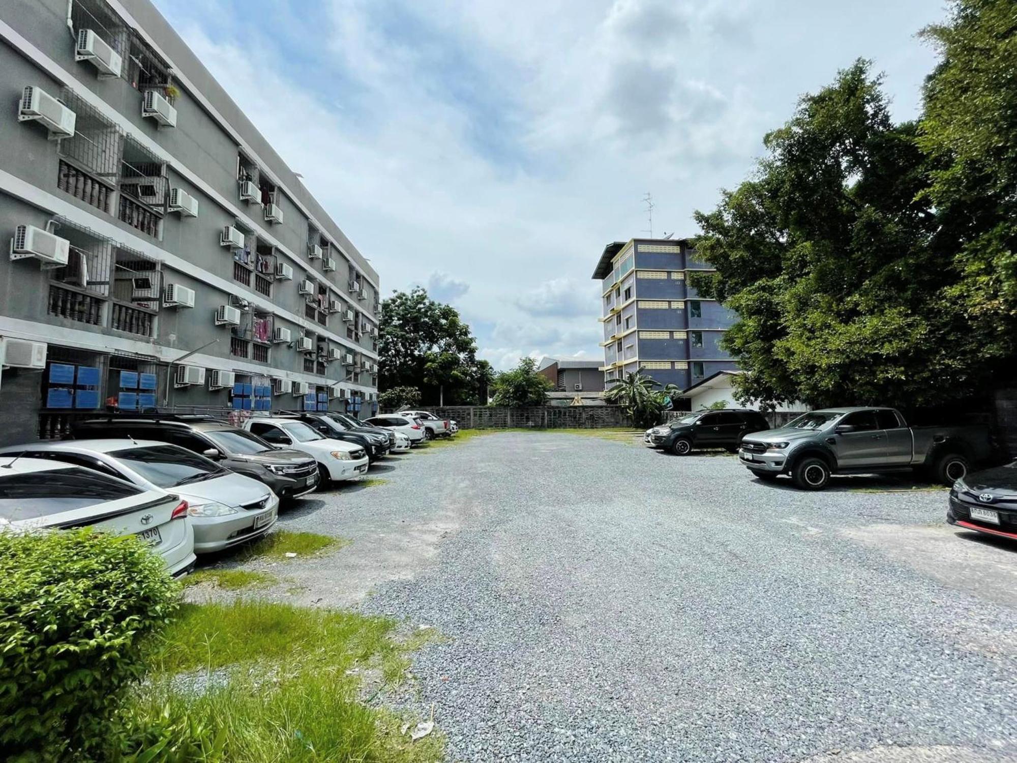 Ze Residence Ram Intra Bangkok Exterior photo